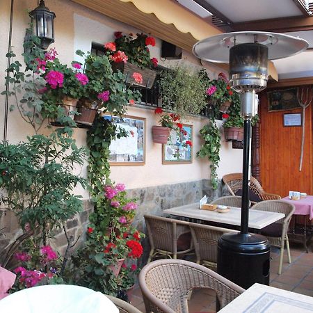 Hostal Restaurante La Muralla Canete  Екстер'єр фото