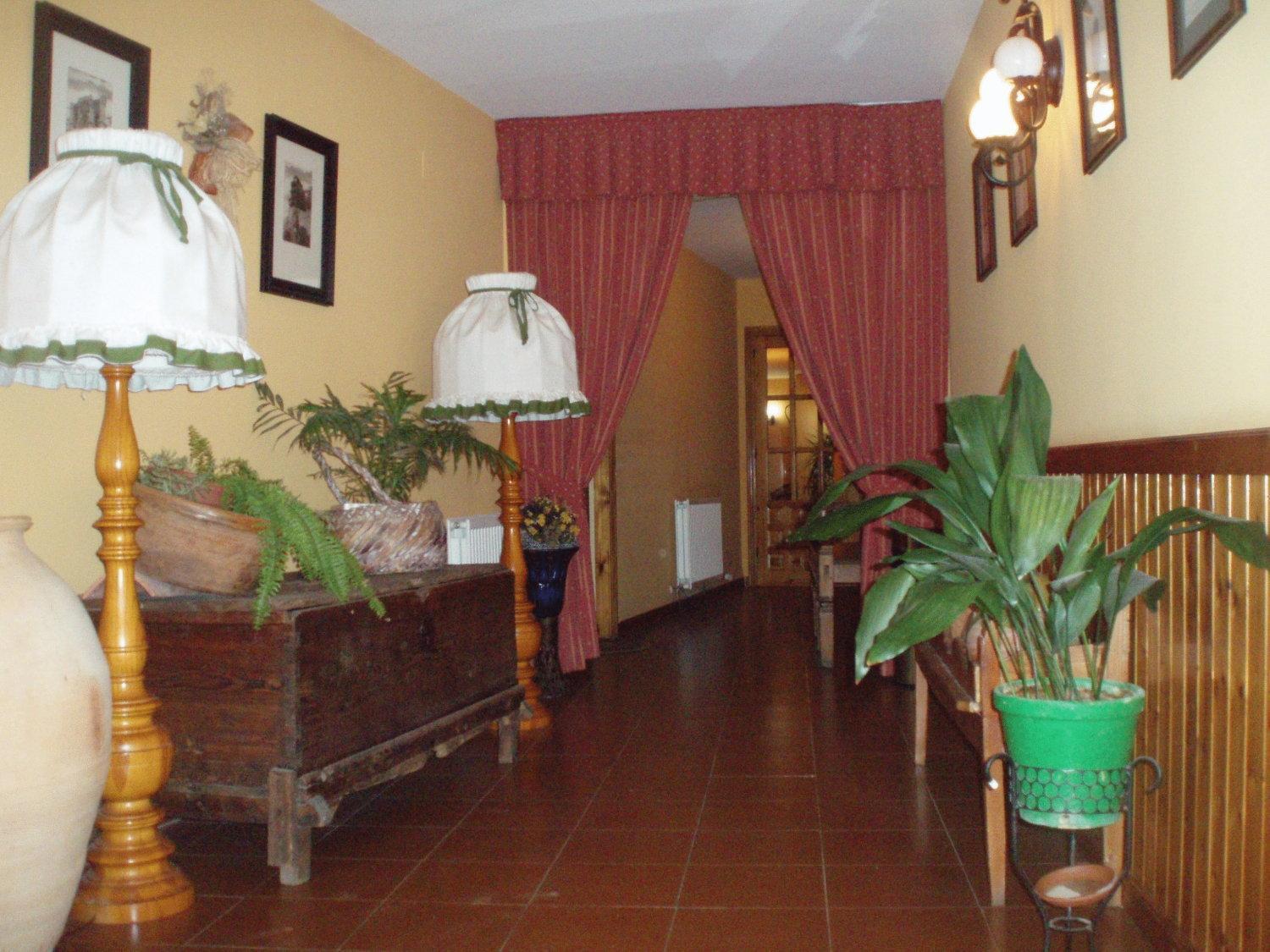 Hostal Restaurante La Muralla Canete  Екстер'єр фото
