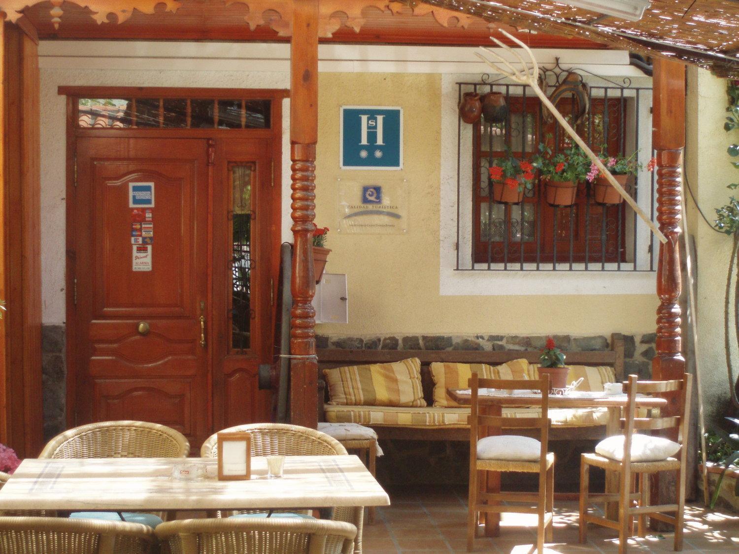 Hostal Restaurante La Muralla Canete  Екстер'єр фото