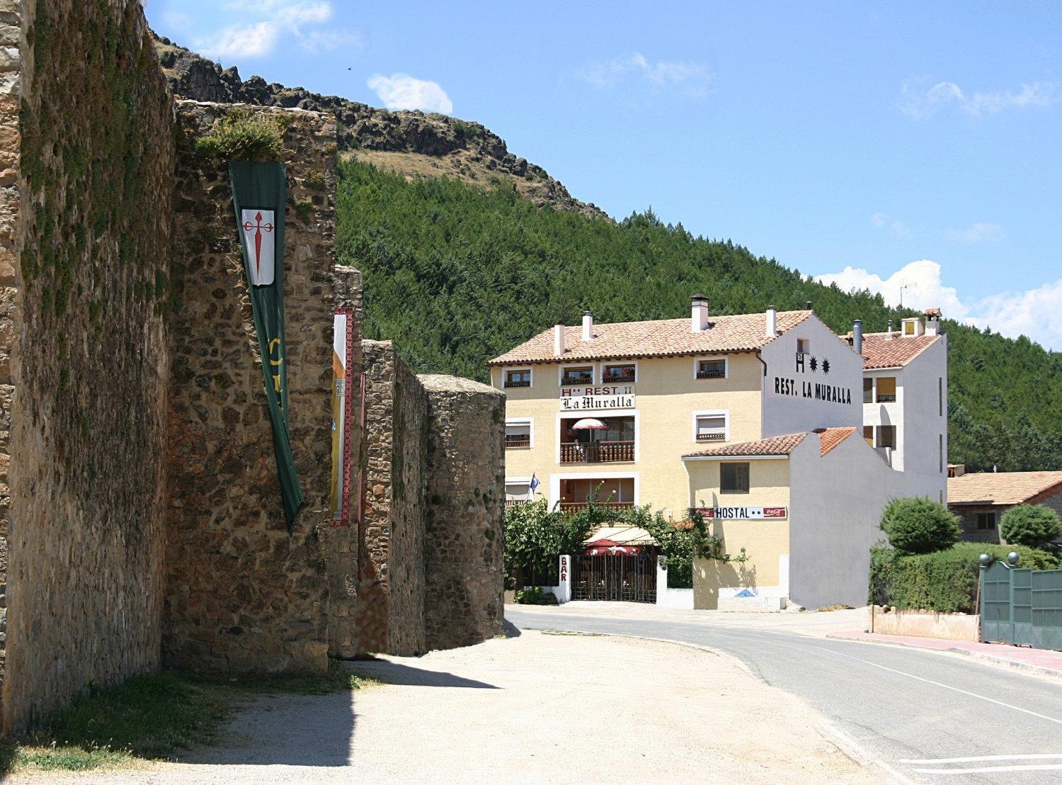 Hostal Restaurante La Muralla Canete  Екстер'єр фото