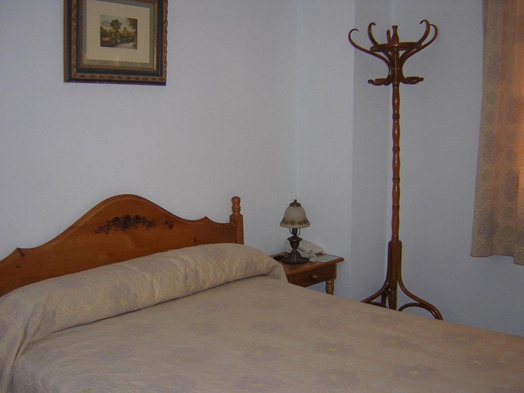 Hostal Restaurante La Muralla Canete  Номер фото